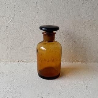 Vintage medicine bottle.i<img class='new_mark_img2' src='https://img.shop-pro.jp/img/new/icons47.gif' style='border:none;display:inline;margin:0px;padding:0px;width:auto;' />