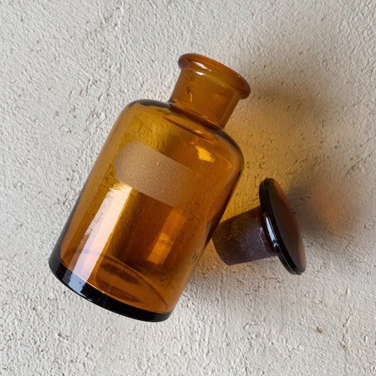 Vintage medicine bottle.k<img class='new_mark_img2' src='https://img.shop-pro.jp/img/new/icons47.gif' style='border:none;display:inline;margin:0px;padding:0px;width:auto;' />