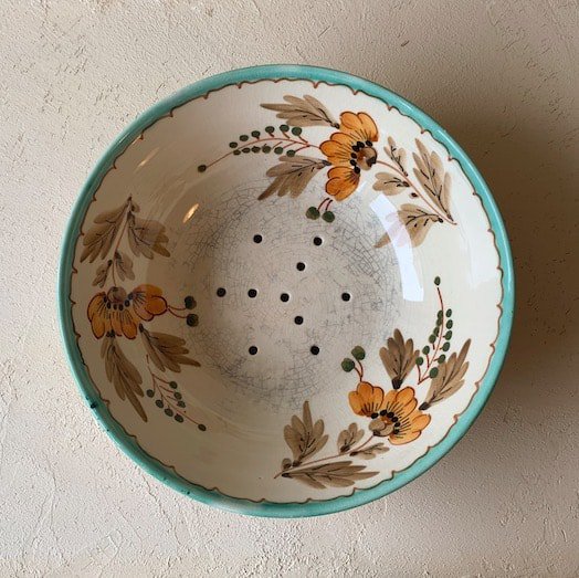 Antique pottery bowl<img class='new_mark_img2' src='https://img.shop-pro.jp/img/new/icons47.gif' style='border:none;display:inline;margin:0px;padding:0px;width:auto;' />