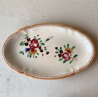 Antique oval plate<img class='new_mark_img2' src='https://img.shop-pro.jp/img/new/icons47.gif' style='border:none;display:inline;margin:0px;padding:0px;width:auto;' />