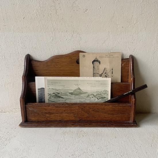 Antique letter rack<img class='new_mark_img2' src='https://img.shop-pro.jp/img/new/icons47.gif' style='border:none;display:inline;margin:0px;padding:0px;width:auto;' />