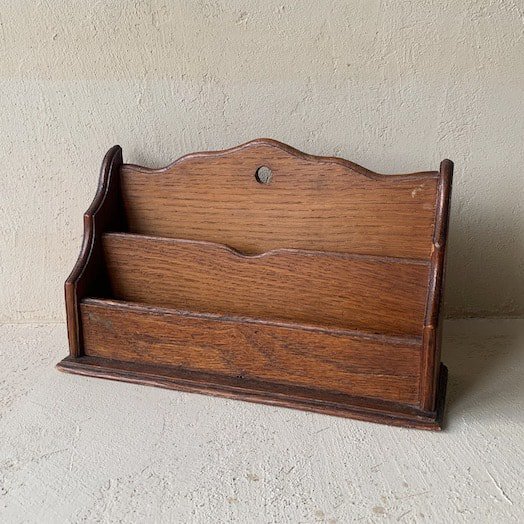 Antique letter rack<img class='new_mark_img2' src='https://img.shop-pro.jp/img/new/icons47.gif' style='border:none;display:inline;margin:0px;padding:0px;width:auto;' />