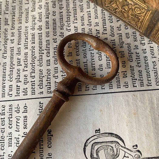 France antique key.d<img class='new_mark_img2' src='https://img.shop-pro.jp/img/new/icons47.gif' style='border:none;display:inline;margin:0px;padding:0px;width:auto;' />