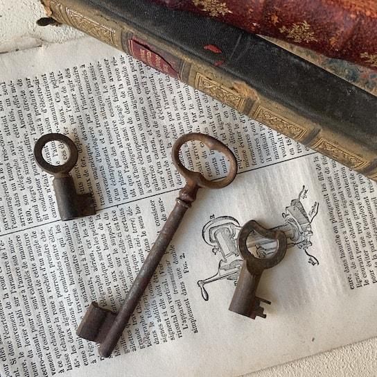 France antique key.h