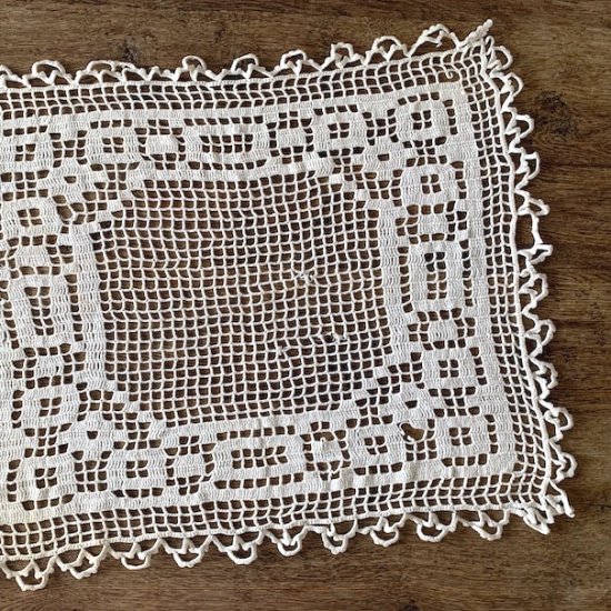 Vintage lace cloth<img class='new_mark_img2' src='https://img.shop-pro.jp/img/new/icons47.gif' style='border:none;display:inline;margin:0px;padding:0px;width:auto;' />
