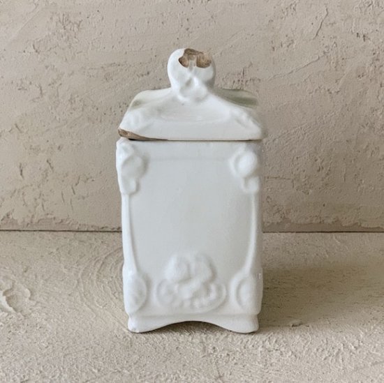 Antique Canister.a<img class='new_mark_img2' src='https://img.shop-pro.jp/img/new/icons47.gif' style='border:none;display:inline;margin:0px;padding:0px;width:auto;' />
