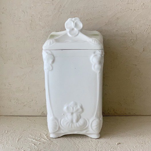 Antique Canister.b<img class='new_mark_img2' src='https://img.shop-pro.jp/img/new/icons47.gif' style='border:none;display:inline;margin:0px;padding:0px;width:auto;' />
