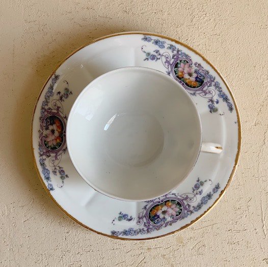 Vintage cup&saucer.a<img class='new_mark_img2' src='https://img.shop-pro.jp/img/new/icons47.gif' style='border:none;display:inline;margin:0px;padding:0px;width:auto;' />