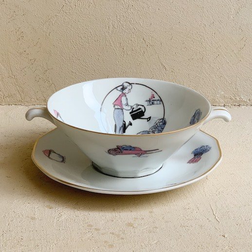 Vintage soup cup saucer<img class='new_mark_img2' src='https://img.shop-pro.jp/img/new/icons47.gif' style='border:none;display:inline;margin:0px;padding:0px;width:auto;' />