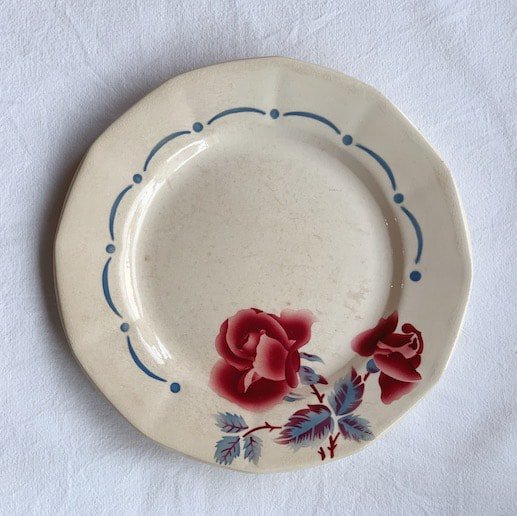 Sarreguemines rose plate<img class='new_mark_img2' src='https://img.shop-pro.jp/img/new/icons47.gif' style='border:none;display:inline;margin:0px;padding:0px;width:auto;' />