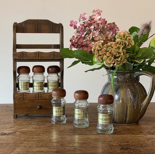 Antique spice rack<img class='new_mark_img2' src='https://img.shop-pro.jp/img/new/icons47.gif' style='border:none;display:inline;margin:0px;padding:0px;width:auto;' />