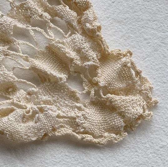 Vintage lace doily<img class='new_mark_img2' src='https://img.shop-pro.jp/img/new/icons47.gif' style='border:none;display:inline;margin:0px;padding:0px;width:auto;' />