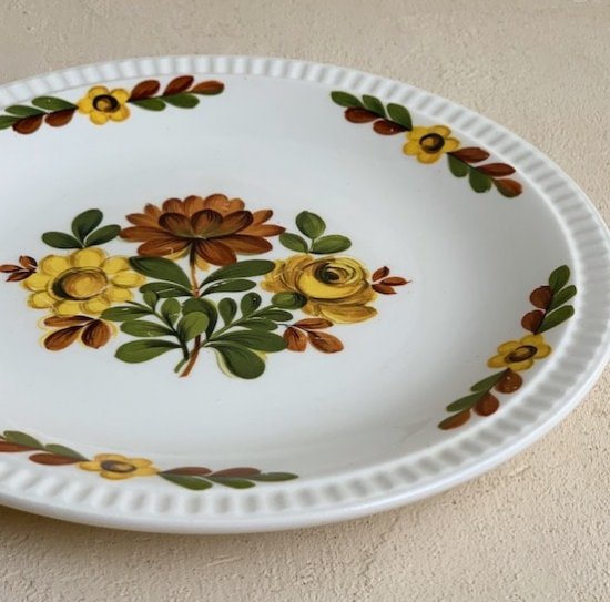 Vintage BOCH flower plate.b<img class='new_mark_img2' src='https://img.shop-pro.jp/img/new/icons47.gif' style='border:none;display:inline;margin:0px;padding:0px;width:auto;' />