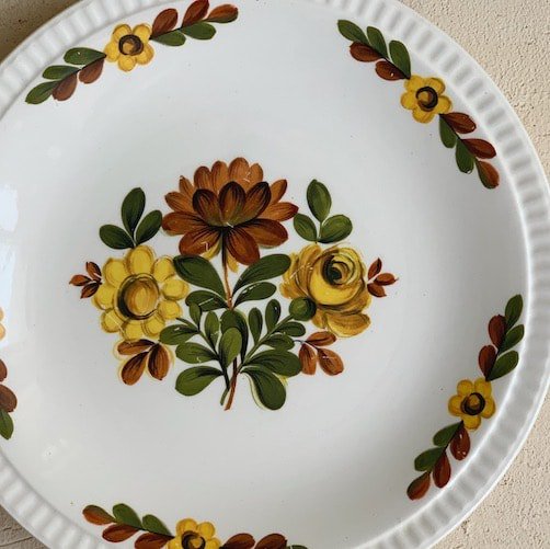 Vintage BOCH flower plate.b<img class='new_mark_img2' src='https://img.shop-pro.jp/img/new/icons47.gif' style='border:none;display:inline;margin:0px;padding:0px;width:auto;' />