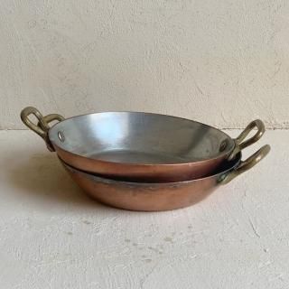 Antique copper serving pan.a<img class='new_mark_img2' src='https://img.shop-pro.jp/img/new/icons47.gif' style='border:none;display:inline;margin:0px;padding:0px;width:auto;' />