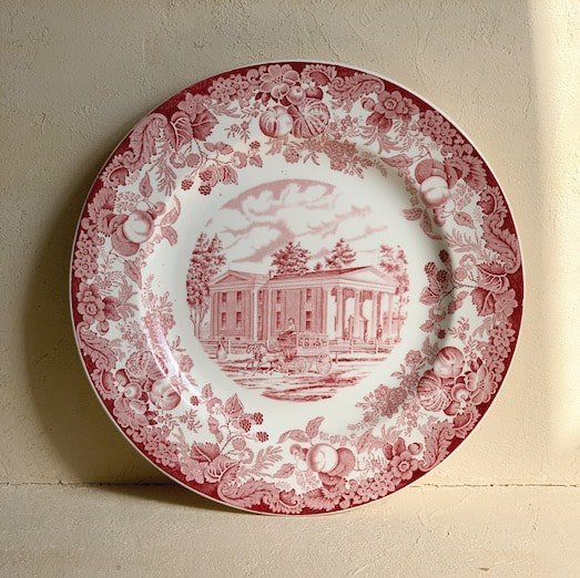 Antique Wedgwood plate<img class='new_mark_img2' src='https://img.shop-pro.jp/img/new/icons47.gif' style='border:none;display:inline;margin:0px;padding:0px;width:auto;' />