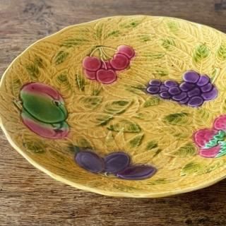 Antique Sarregumines barbotine plate<img class='new_mark_img2' src='https://img.shop-pro.jp/img/new/icons47.gif' style='border:none;display:inline;margin:0px;padding:0px;width:auto;' />