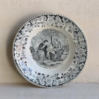 Antique sainte famille plate<img class='new_mark_img2' src='https://img.shop-pro.jp/img/new/icons47.gif' style='border:none;display:inline;margin:0px;padding:0px;width:auto;' />