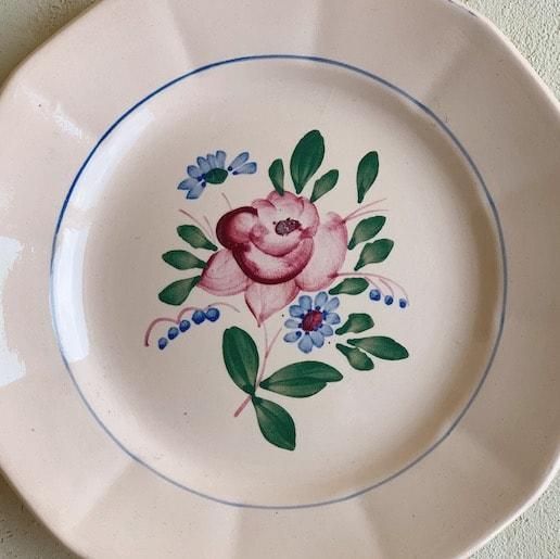 Sarreguemines rose plate<img class='new_mark_img2' src='https://img.shop-pro.jp/img/new/icons47.gif' style='border:none;display:inline;margin:0px;padding:0px;width:auto;' />