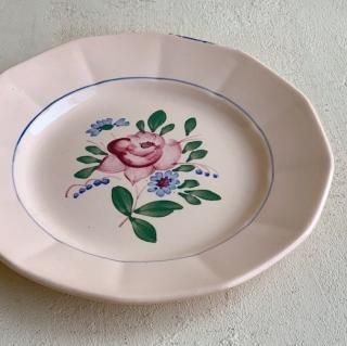 Sarreguemines rose plate<img class='new_mark_img2' src='https://img.shop-pro.jp/img/new/icons47.gif' style='border:none;display:inline;margin:0px;padding:0px;width:auto;' />
