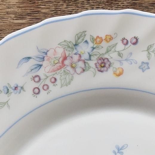 Arcopal dinner plate<img class='new_mark_img2' src='https://img.shop-pro.jp/img/new/icons47.gif' style='border:none;display:inline;margin:0px;padding:0px;width:auto;' />