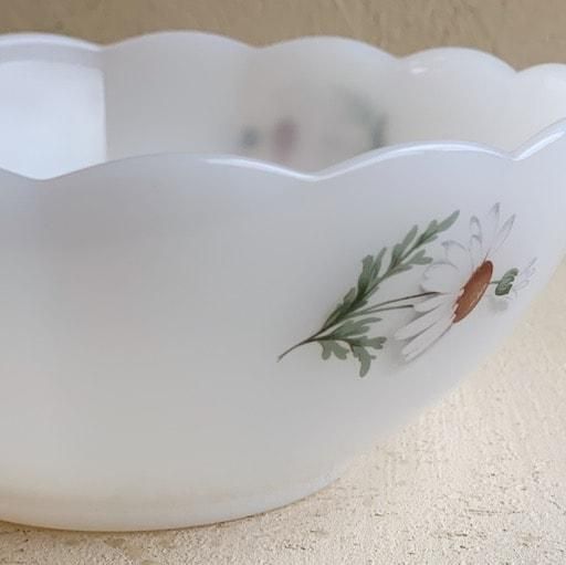 Arcopal Daisy Bowl<img class='new_mark_img2' src='https://img.shop-pro.jp/img/new/icons47.gif' style='border:none;display:inline;margin:0px;padding:0px;width:auto;' />