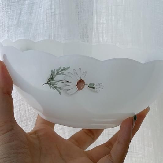 Arcopal Daisy Bowl<img class='new_mark_img2' src='https://img.shop-pro.jp/img/new/icons47.gif' style='border:none;display:inline;margin:0px;padding:0px;width:auto;' />