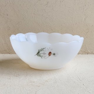 Arcopal Daisy Bowl<img class='new_mark_img2' src='https://img.shop-pro.jp/img/new/icons47.gif' style='border:none;display:inline;margin:0px;padding:0px;width:auto;' />