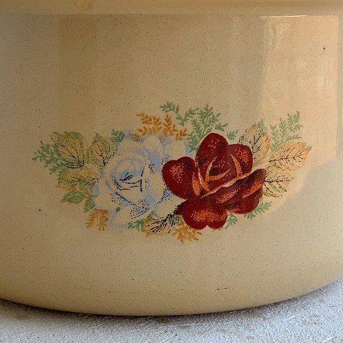 Antique enamel pot<img class='new_mark_img2' src='https://img.shop-pro.jp/img/new/icons47.gif' style='border:none;display:inline;margin:0px;padding:0px;width:auto;' />