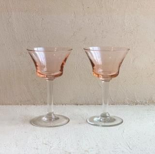 Vintage liqueur glass<img class='new_mark_img2' src='https://img.shop-pro.jp/img/new/icons47.gif' style='border:none;display:inline;margin:0px;padding:0px;width:auto;' />