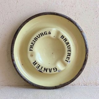 German vintage Ashtray<img class='new_mark_img2' src='https://img.shop-pro.jp/img/new/icons47.gif' style='border:none;display:inline;margin:0px;padding:0px;width:auto;' />