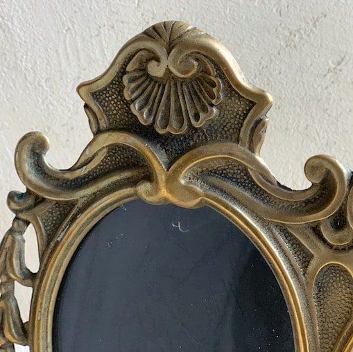 Antique photo frame<img class='new_mark_img2' src='https://img.shop-pro.jp/img/new/icons47.gif' style='border:none;display:inline;margin:0px;padding:0px;width:auto;' />