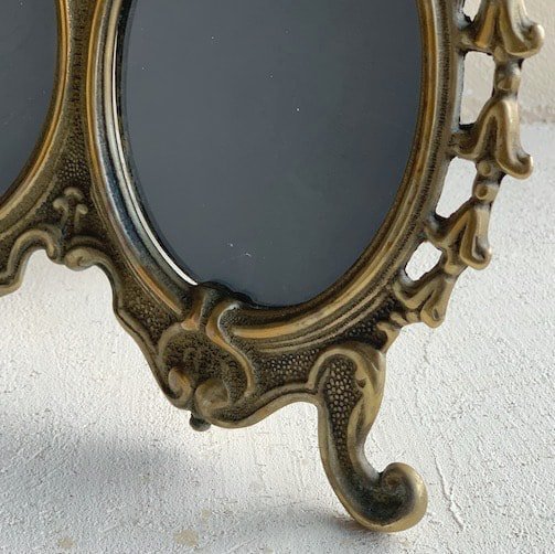 Antique photo frame<img class='new_mark_img2' src='https://img.shop-pro.jp/img/new/icons47.gif' style='border:none;display:inline;margin:0px;padding:0px;width:auto;' />