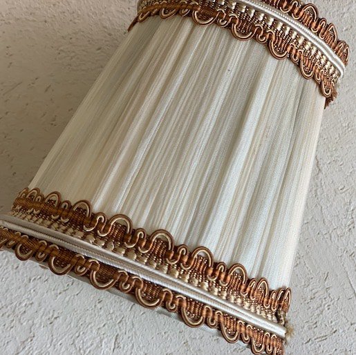 France antique lamp shade.a<img class='new_mark_img2' src='https://img.shop-pro.jp/img/new/icons47.gif' style='border:none;display:inline;margin:0px;padding:0px;width:auto;' />