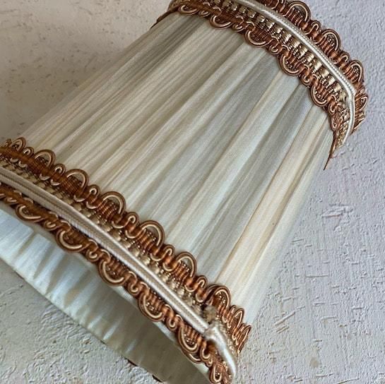 France antique lamp shade.b<img class='new_mark_img2' src='https://img.shop-pro.jp/img/new/icons47.gif' style='border:none;display:inline;margin:0px;padding:0px;width:auto;' />