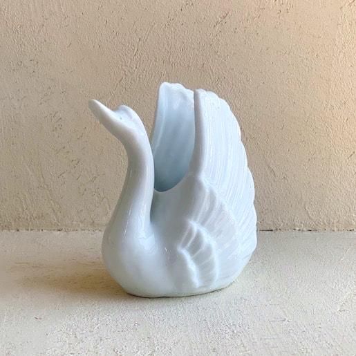 Antique ceramic swan.a<img class='new_mark_img2' src='https://img.shop-pro.jp/img/new/icons47.gif' style='border:none;display:inline;margin:0px;padding:0px;width:auto;' />