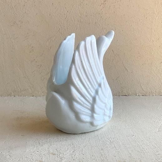 Antique ceramic swan.a<img class='new_mark_img2' src='https://img.shop-pro.jp/img/new/icons47.gif' style='border:none;display:inline;margin:0px;padding:0px;width:auto;' />