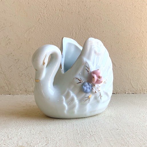 Antique ceramic swan.b<img class='new_mark_img2' src='https://img.shop-pro.jp/img/new/icons47.gif' style='border:none;display:inline;margin:0px;padding:0px;width:auto;' />