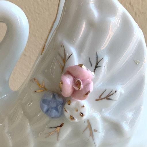 Antique ceramic swan.b<img class='new_mark_img2' src='https://img.shop-pro.jp/img/new/icons47.gif' style='border:none;display:inline;margin:0px;padding:0px;width:auto;' />