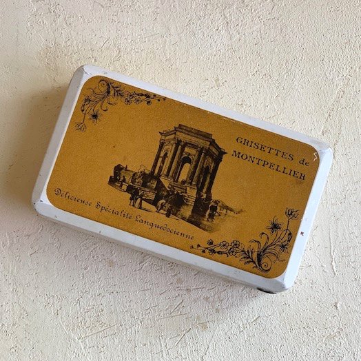 France vintage can case<img class='new_mark_img2' src='https://img.shop-pro.jp/img/new/icons47.gif' style='border:none;display:inline;margin:0px;padding:0px;width:auto;' />