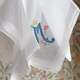 Vintage handkerchief<img class='new_mark_img2' src='https://img.shop-pro.jp/img/new/icons47.gif' style='border:none;display:inline;margin:0px;padding:0px;width:auto;' />