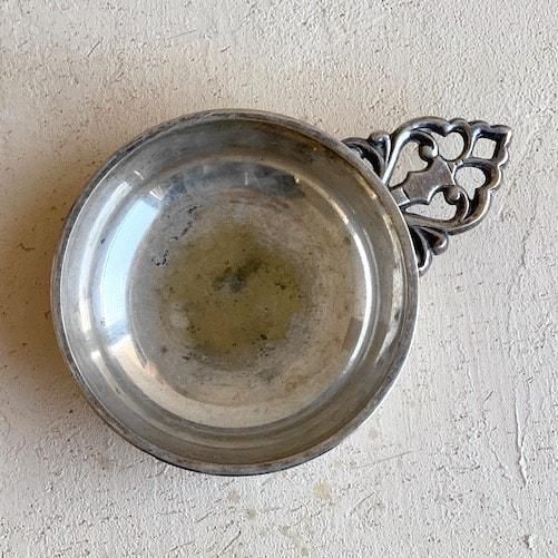 Antique silver tray<img class='new_mark_img2' src='https://img.shop-pro.jp/img/new/icons47.gif' style='border:none;display:inline;margin:0px;padding:0px;width:auto;' />