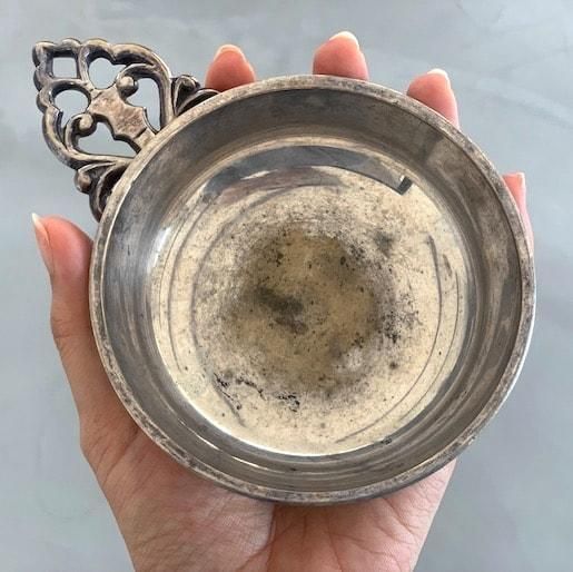 Antique silver tray<img class='new_mark_img2' src='https://img.shop-pro.jp/img/new/icons47.gif' style='border:none;display:inline;margin:0px;padding:0px;width:auto;' />