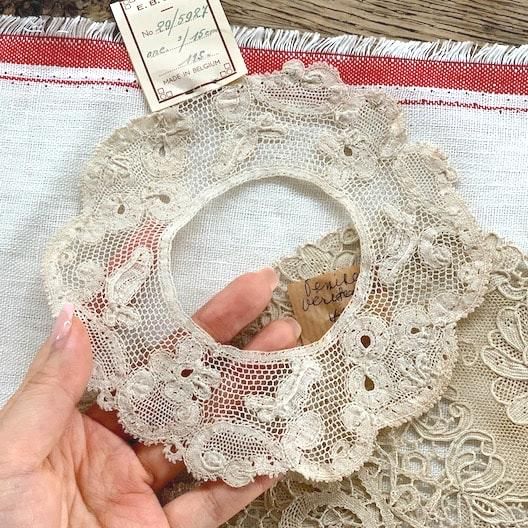 Antique lace doily<img class='new_mark_img2' src='https://img.shop-pro.jp/img/new/icons47.gif' style='border:none;display:inline;margin:0px;padding:0px;width:auto;' />