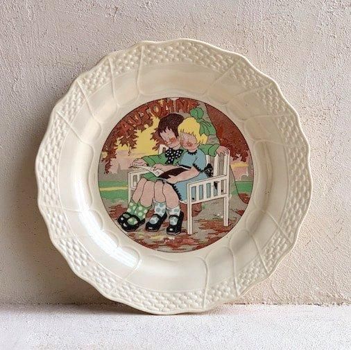 Vintage french plate<img class='new_mark_img2' src='https://img.shop-pro.jp/img/new/icons47.gif' style='border:none;display:inline;margin:0px;padding:0px;width:auto;' />