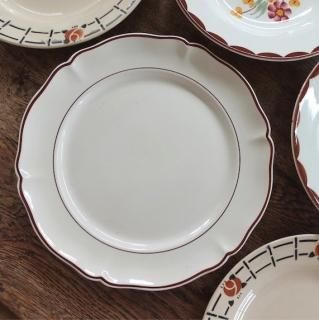 Antique BOCH flower rim plate.b