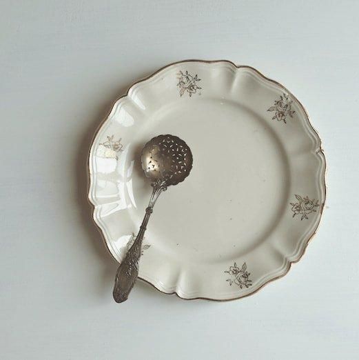 Sarreguemines gold flower rim.a<img class='new_mark_img2' src='https://img.shop-pro.jp/img/new/icons47.gif' style='border:none;display:inline;margin:0px;padding:0px;width:auto;' />
