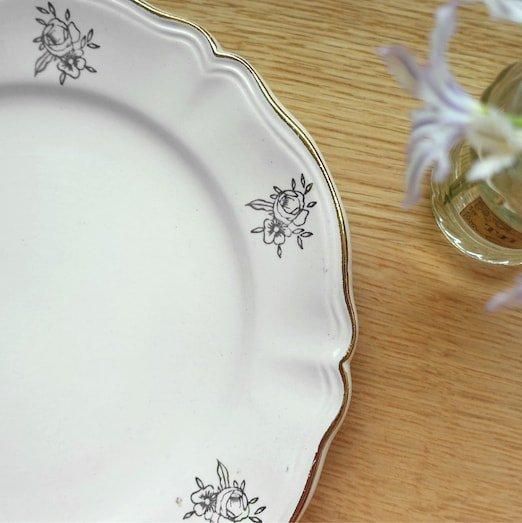 Sarreguemines gold flower rim.a<img class='new_mark_img2' src='https://img.shop-pro.jp/img/new/icons47.gif' style='border:none;display:inline;margin:0px;padding:0px;width:auto;' />