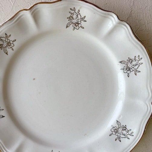 Sarreguemines gold flower rim.a<img class='new_mark_img2' src='https://img.shop-pro.jp/img/new/icons47.gif' style='border:none;display:inline;margin:0px;padding:0px;width:auto;' />