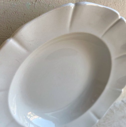 Vintage flower rim plate.b